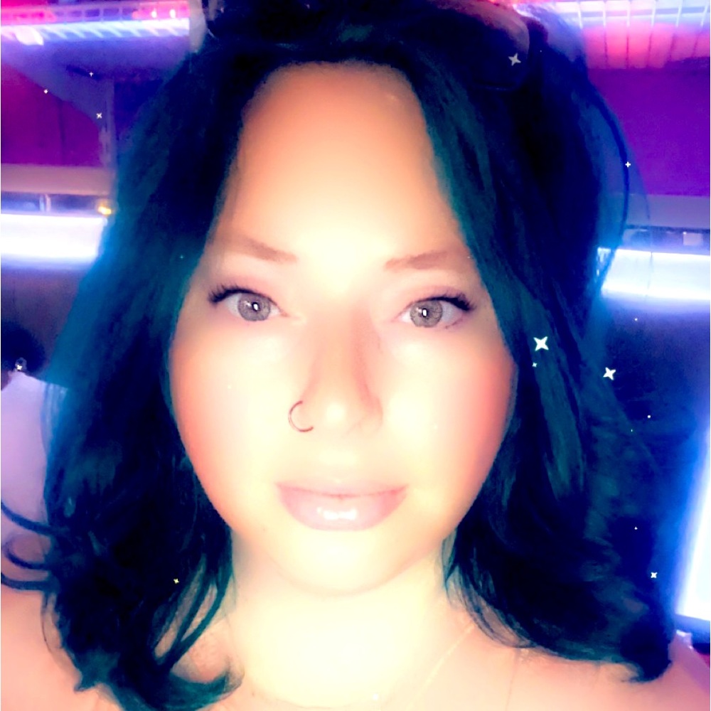 Meet your Posher, Eva